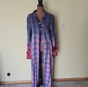 Aratta Silent Journey Elegant Plaid Button Up Maxi Duster with Peacock Design